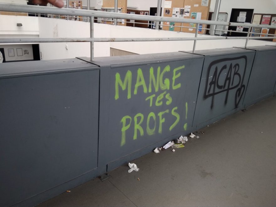 mange tes profs ("eat your profs")